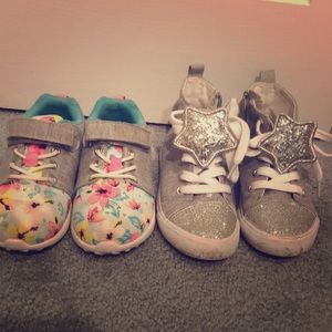2 pair toddler tennis shoes